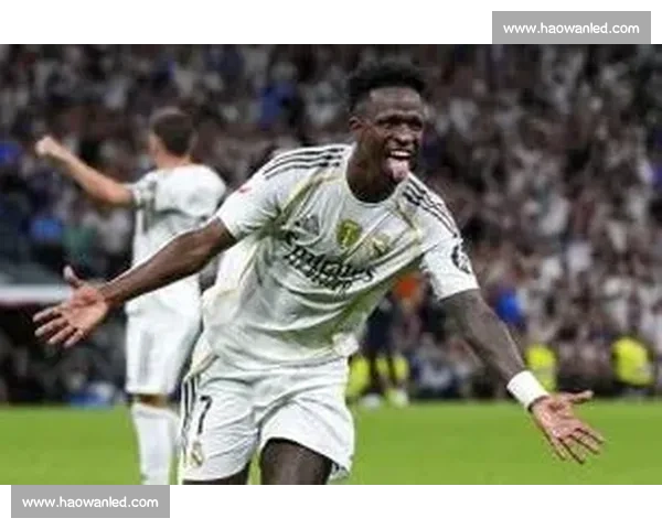 皇马上诉卢宁红牌：为护维尼修斯冲替补席，唯一重罚引争议